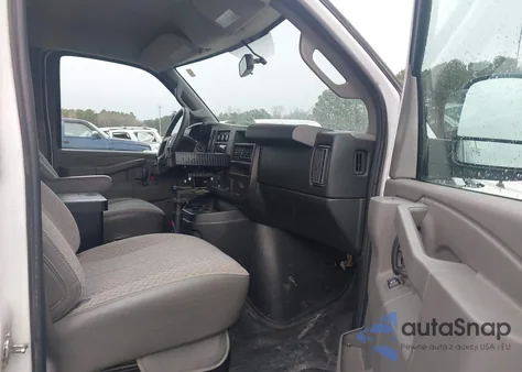 2016 Chevrolet Express 2500 Work Van z USA, uszkodzony, nr VIN 1GCWGAFF9G1330313